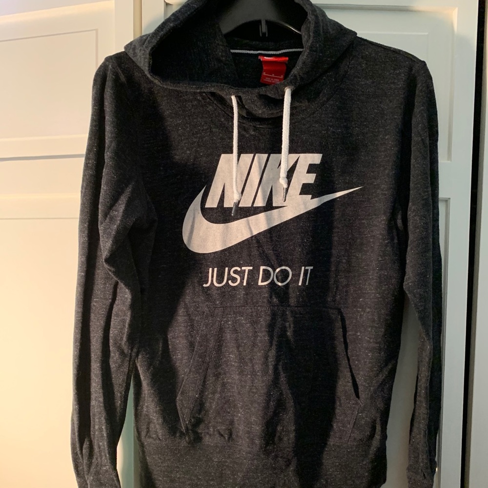 Nike Women’s Vintage Pullover
